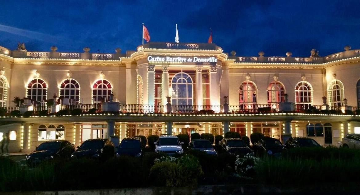L'Ancre Rouge Deauville Exterior foto